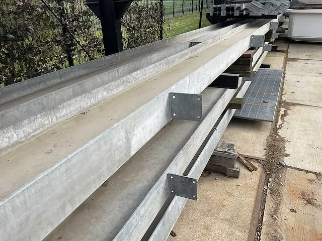 Overkapping constructie 32,00x 10,00 mtr (320m2) - afbeelding 11 van  15