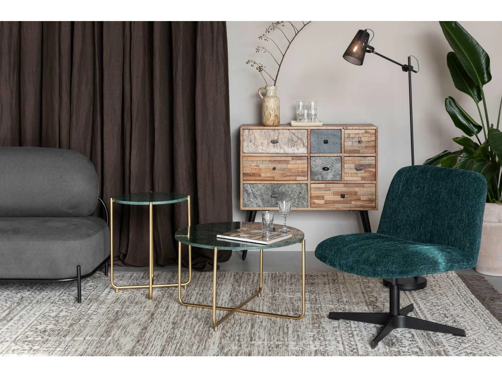 Overstock veiling van partijen woning inrichting en meubilair waaronder zuiver en dutchbone