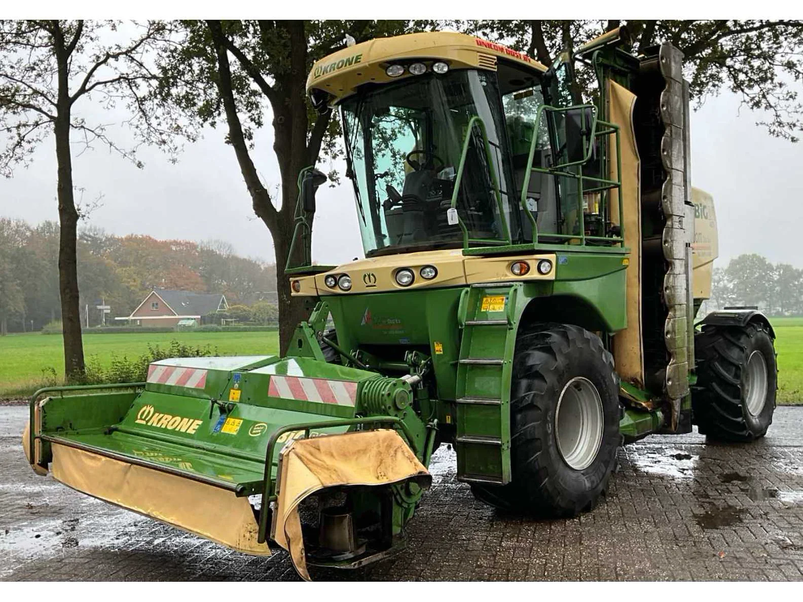 Overtollig materieel loon- en mechanisatiebedrijf unicom-oost
