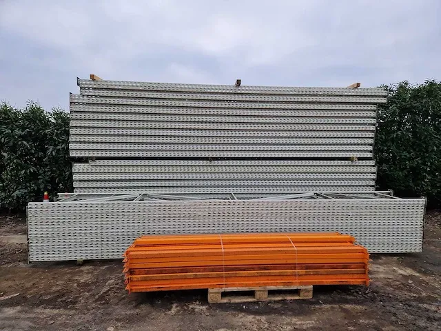 Overtoom - palletstelling circa 25 meter - afbeelding 1 van  3