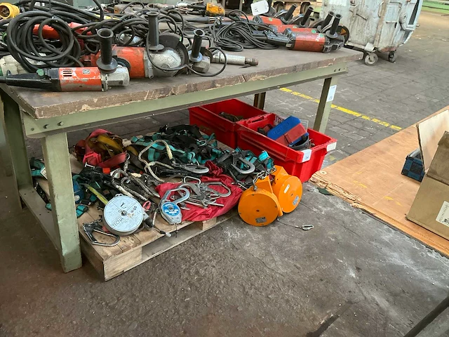 Overtoom werkbank - afbeelding 1 van  4