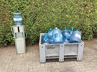Ovitao water dispenser met watergallons - afbeelding 1 van  9