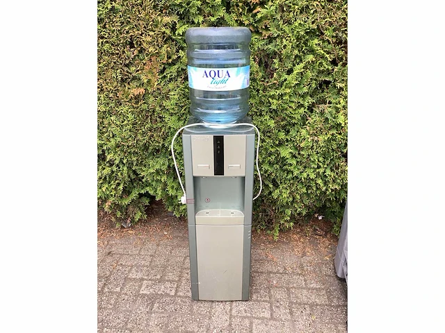 Ovitao water dispenser met watergallons - afbeelding 2 van  9