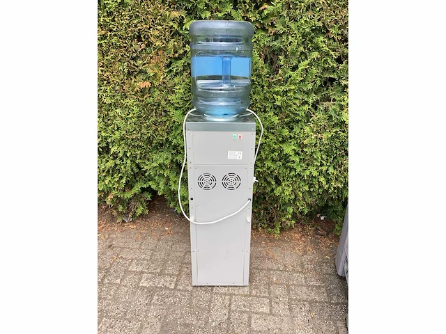 Ovitao water dispenser met watergallons - afbeelding 6 van  9
