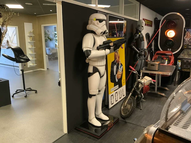 Oxmax stormtrooper 300/333 decor figuur - afbeelding 1 van  12