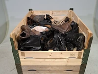 Paar diverse schoenen