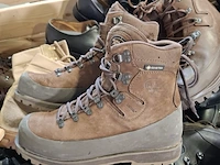 Paar diverse schoenen - afbeelding 3 van  7
