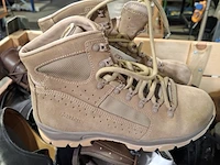 Paar diverse schoenen - afbeelding 4 van  7