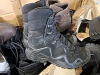 Paar diverse schoenen - afbeelding 5 van  7