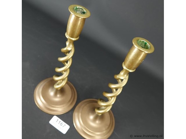 Paar gedraaid koper/messing kandelaren - afbeelding 3 van  5