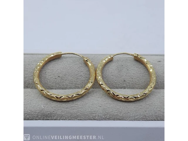 Paar gouden oorbellen, 18 karaats - afbeelding 1 van  7