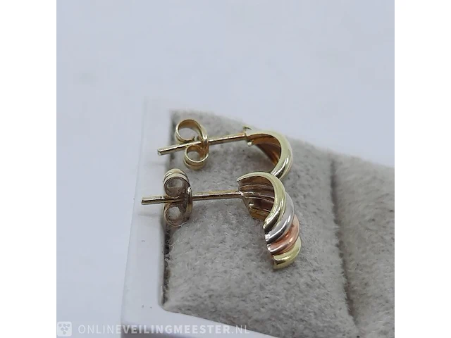 Paar gouden oorstekers, 14 karaats - afbeelding 4 van  9