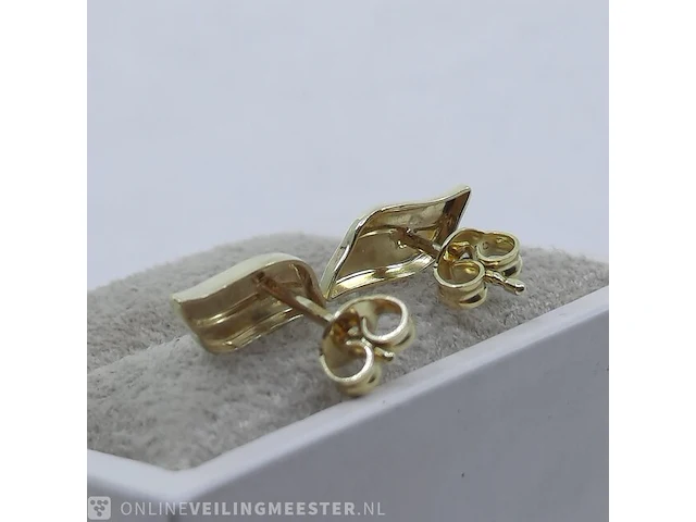 Paar gouden oorstekers, 14 karaats - afbeelding 5 van  7