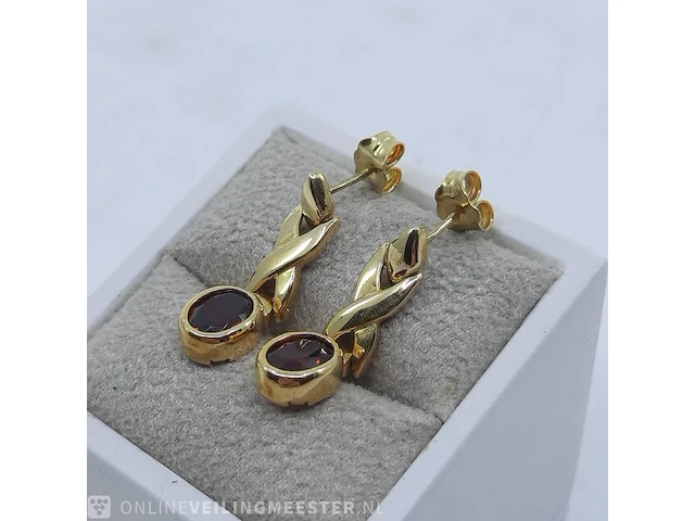 Paar gouden oorstekers, 18 karaats - afbeelding 2 van  9