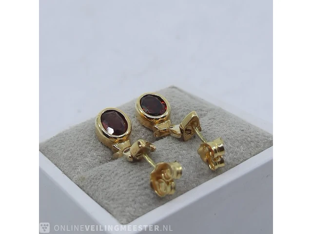 Paar gouden oorstekers, 18 karaats - afbeelding 4 van  9