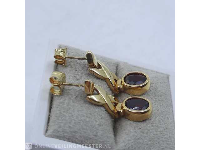 Paar gouden oorstekers, 18 karaats - afbeelding 7 van  9