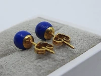 Paar gouden oorstekers met lapis lazuli steen, 18 karaats - afbeelding 6 van  6