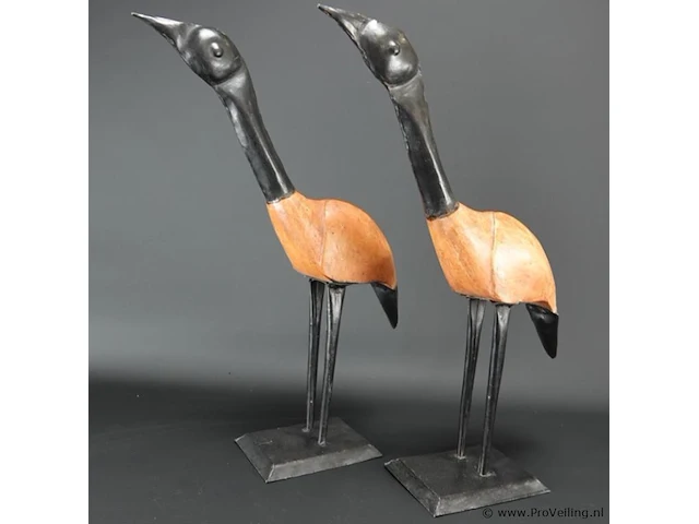 Paar hout met metalen vogels - afbeelding 2 van  5