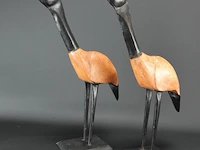 Paar hout met metalen vogels - afbeelding 2 van  5