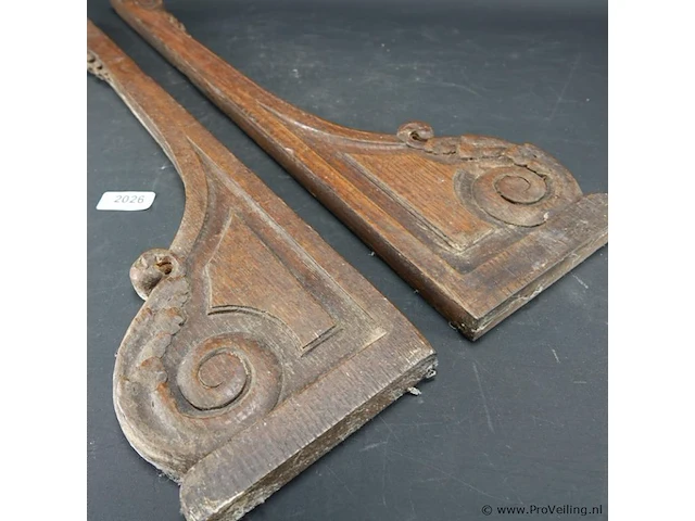 Paar houten consoles met snijwerk - afbeelding 3 van  5