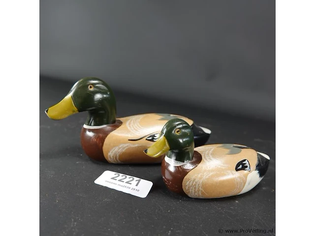 Paar houten eenden - afbeelding 2 van  5