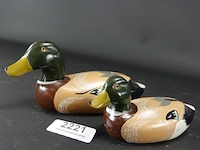 Paar houten eenden - afbeelding 2 van  5