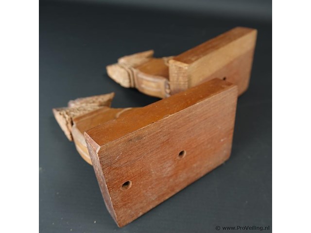 Paar houten honden als boekensteunen - afbeelding 3 van  3