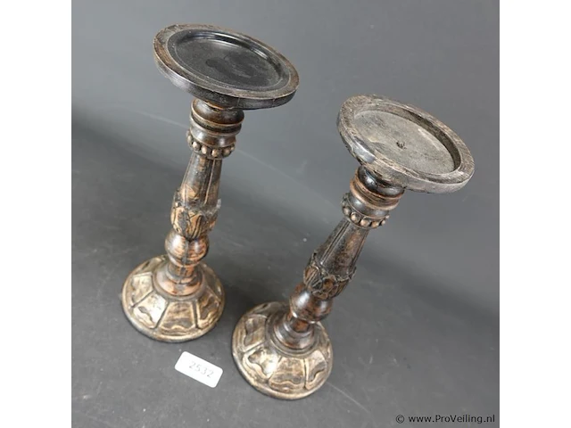 Paar houten kandelaren - afbeelding 3 van  5