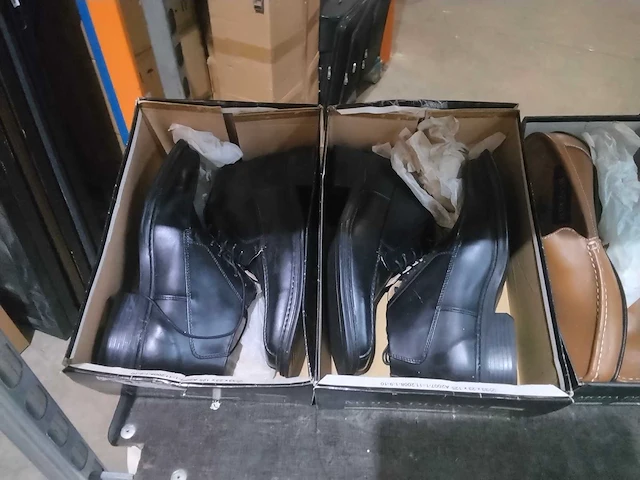 Paar italiaanse lederen schoenen heren en dames. (10x) - afbeelding 4 van  7
