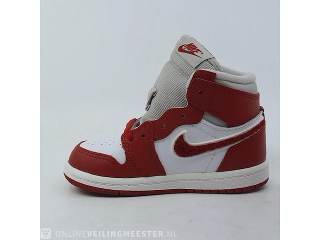 Paar kinder sneakers, maat 25 nike, jordan 1 retro high og cu0450-061 - afbeelding 6 van  10