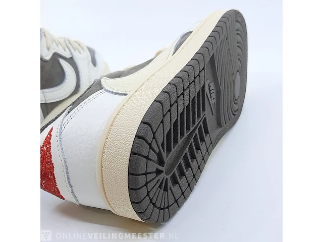 Paar kinder sneakers, maat 32 nike, jordan 1 low og sp x travis scott do5442-162 - afbeelding 4 van  25