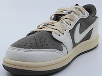 Paar kinder sneakers, maat 32 nike, jordan 1 low og sp x travis scott do5442-162 - afbeelding 5 van  25