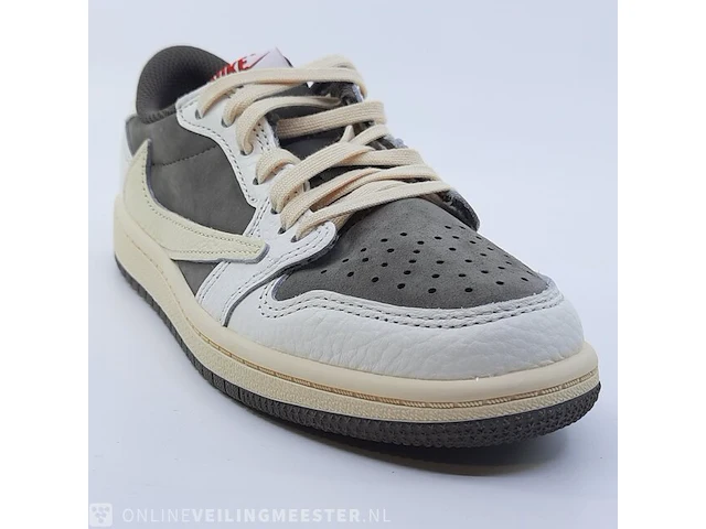Paar kinder sneakers, maat 32 nike, jordan 1 low og sp x travis scott do5442-162 - afbeelding 6 van  25