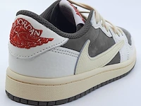 Paar kinder sneakers, maat 32 nike, jordan 1 low og sp x travis scott do5442-162 - afbeelding 7 van  25