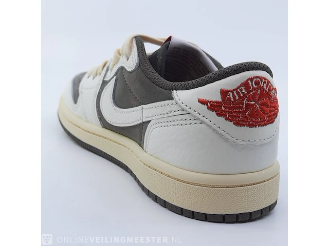 Paar kinder sneakers, maat 32 nike, jordan 1 low og sp x travis scott do5442-162 - afbeelding 8 van  25
