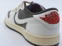Paar kinder sneakers, maat 32 nike, jordan 1 low og sp x travis scott do5442-162 - afbeelding 8 van  25