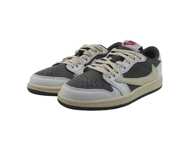 Paar kinder sneakers, maat 32 nike, jordan 1 low og sp x travis scott do5442-162 - afbeelding 1 van  25