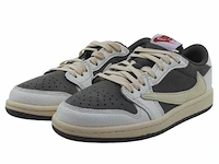 Paar kinder sneakers, maat 32 nike, jordan 1 low og sp x travis scott do5442-162 - afbeelding 1 van  25