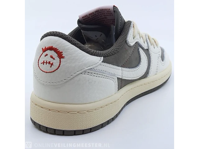 Paar kinder sneakers, maat 32 nike, jordan 1 low og sp x travis scott do5442-162 - afbeelding 13 van  25