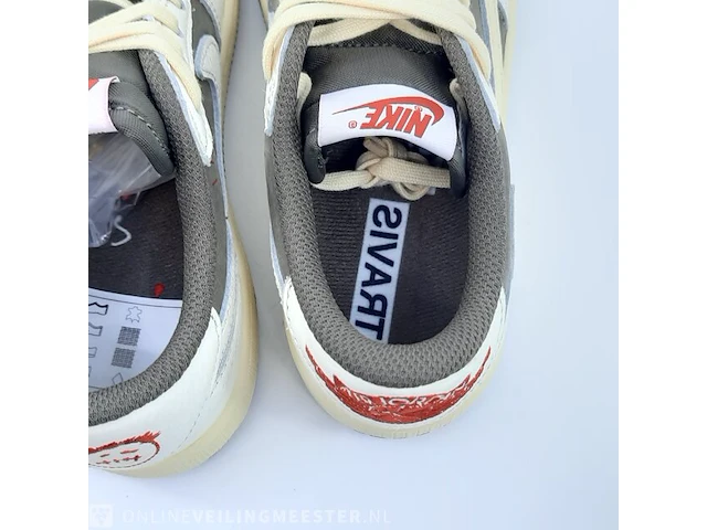 Paar kinder sneakers, maat 32 nike, jordan 1 low og sp x travis scott do5442-162 - afbeelding 25 van  25