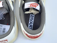 Paar kinder sneakers, maat 32 nike, jordan 1 low og sp x travis scott do5442-162 - afbeelding 25 van  25