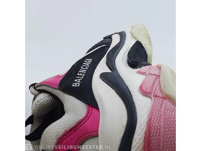 Paar kinder sneakers, maat 35 balenciaga, triple s - afbeelding 2 van  11