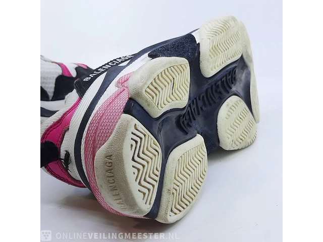 Paar kinder sneakers, maat 35 balenciaga, triple s - afbeelding 3 van  11