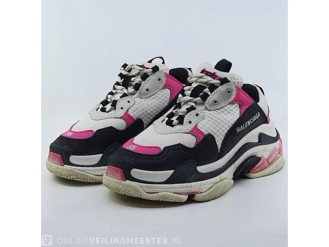Paar kinder sneakers, maat 35 balenciaga, triple s - afbeelding 1 van  11