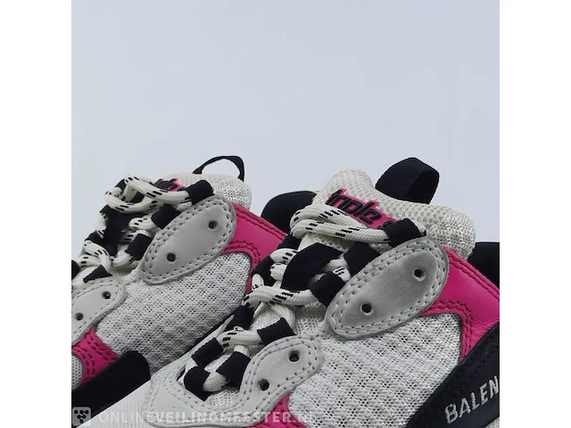 Paar kinder sneakers, maat 35 balenciaga, triple s - afbeelding 6 van  11