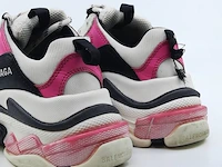 Paar kinder sneakers, maat 35 balenciaga, triple s - afbeelding 8 van  11