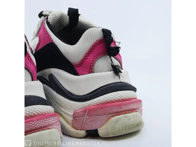 Paar kinder sneakers, maat 35 balenciaga, triple s - afbeelding 9 van  11