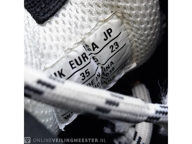 Paar kinder sneakers, maat 35 balenciaga, triple s - afbeelding 11 van  11