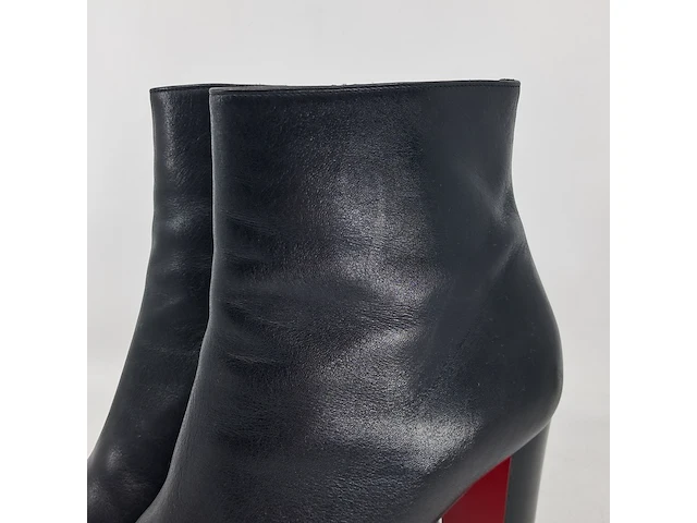 Paar laarzen maat 38, christian louboutin, zwart - afbeelding 14 van  17