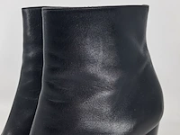 Paar laarzen maat 38, christian louboutin, zwart - afbeelding 14 van  17